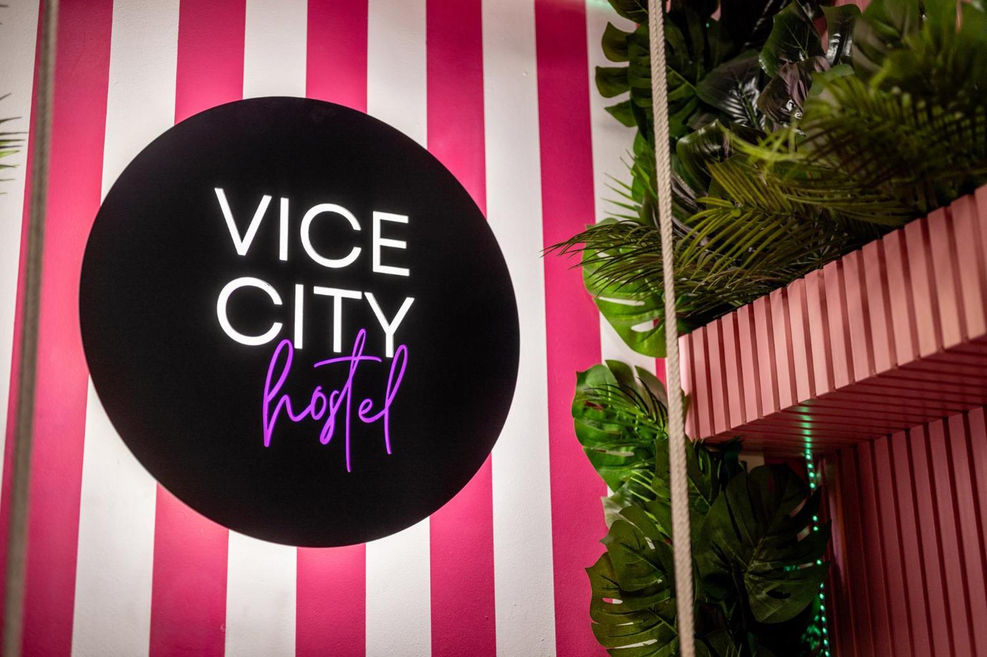 Vice City Hostel - Wroclaw — Фото 3